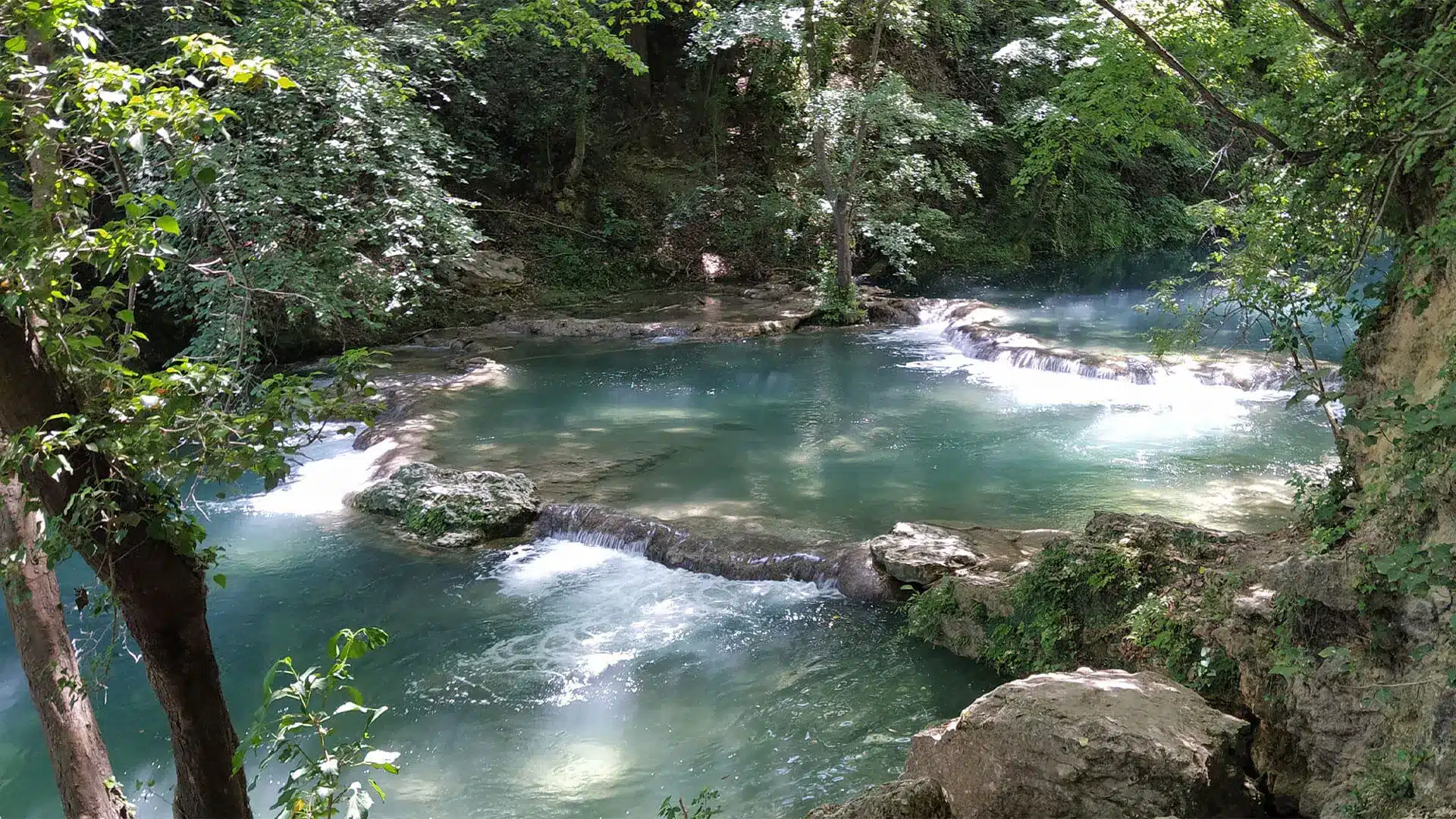 L'estate nel Chianti è un periodo meraviglioso da godersi tra escursioni lungo i fiumi, river trekking e rafting
